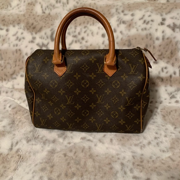 Louis Vuitton Handbags - Louis Vuitton speedy 30